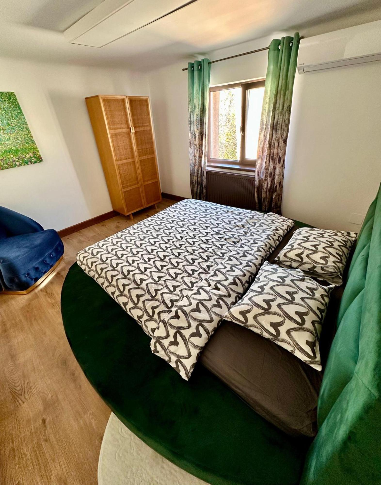 Madison Lake Villa Balotești Exterior foto