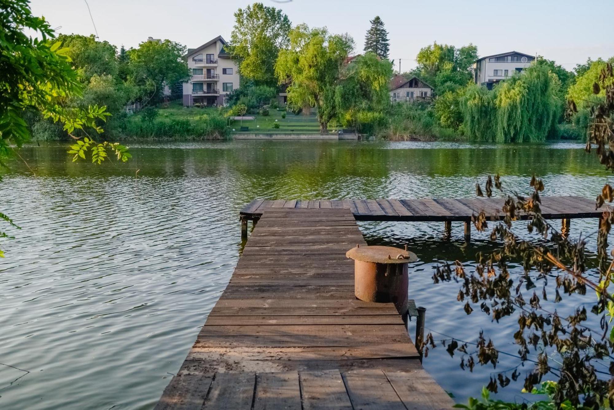 Madison Lake Villa Balotești Exterior foto